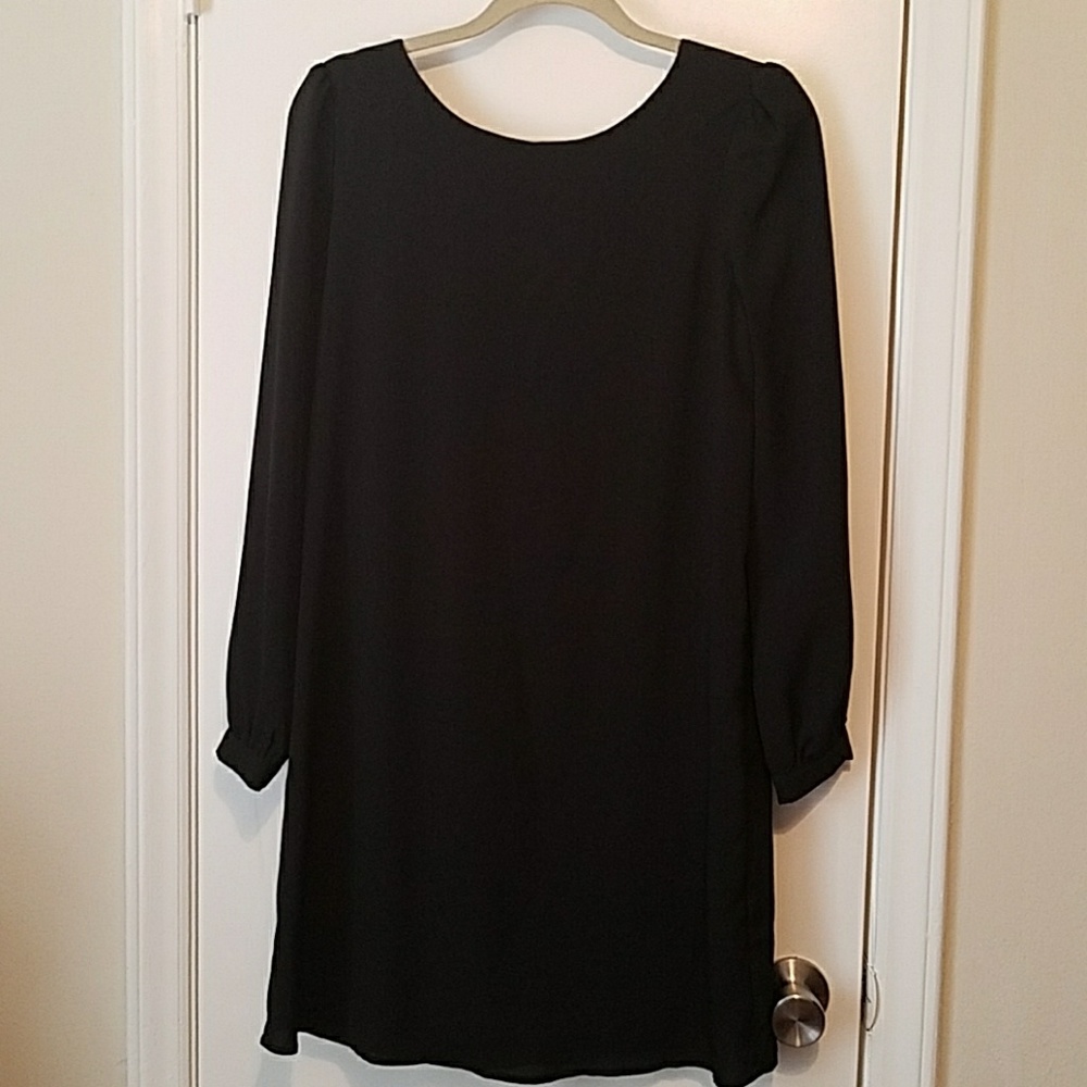Black and white dress scoop back large bow